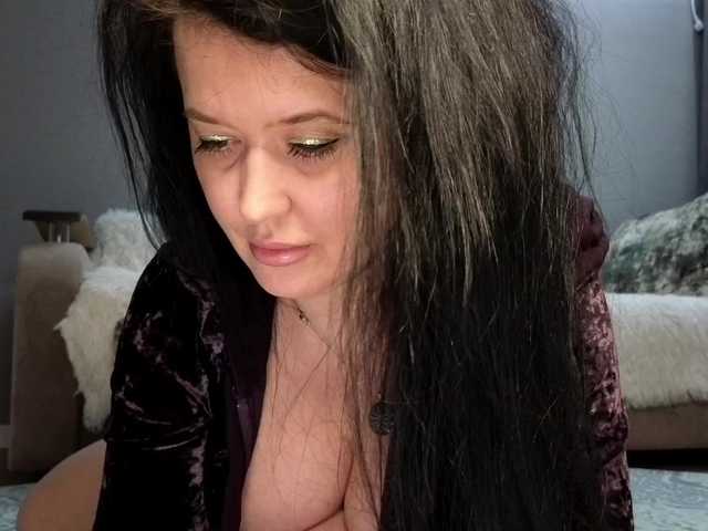 צילומי מסך משודרים LoveCatsuit