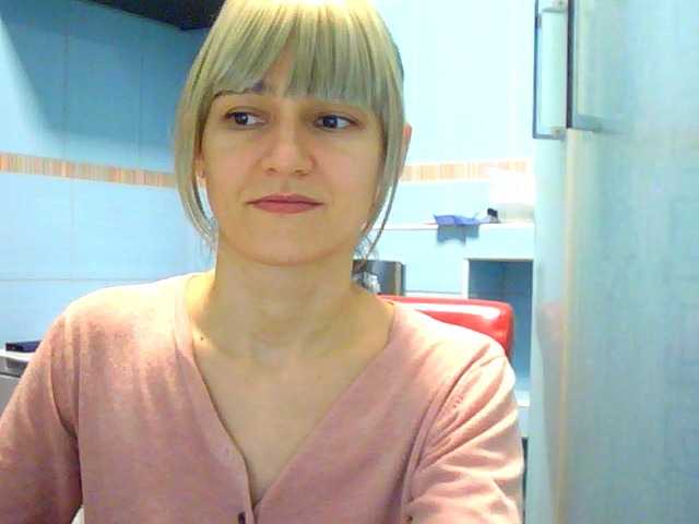 צילומי מסך משודרים LovelyBlond