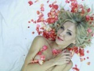 צ'אט וידאו ארוטי lovelylaura