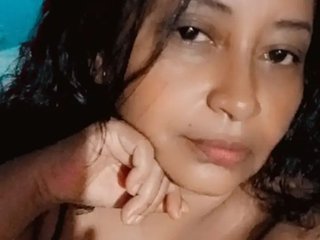 צ'אט וידאו ארוטי Lucerito17