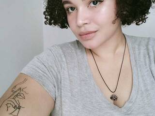 צ'אט וידאו ארוטי Lucia-Stone71