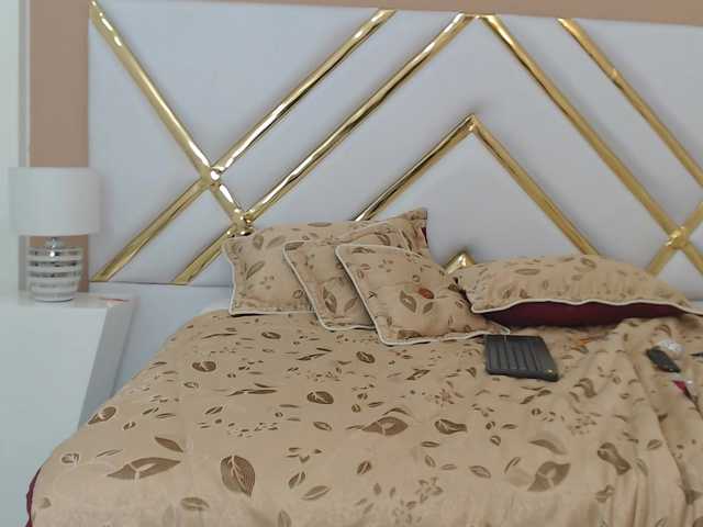 צילומי מסך משודרים LucianaCollin