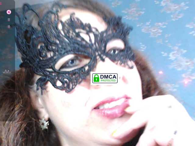 צילומי מסך משודרים LucianaSanders