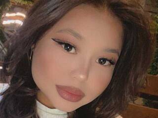 צ'אט וידאו ארוטי Lucky-Lioness