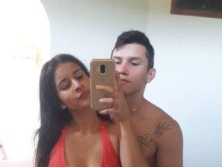 צ'אט וידאו ארוטי LucyAndThomas