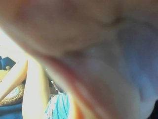 צ'אט וידאו ארוטי LucyLips