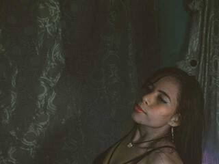 צ'אט וידאו ארוטי luna-loving18