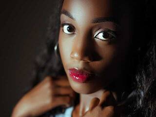 צ'אט וידאו ארוטי lunayagger