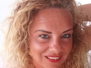 צ'אט וידאו ארוטי Lussyanna