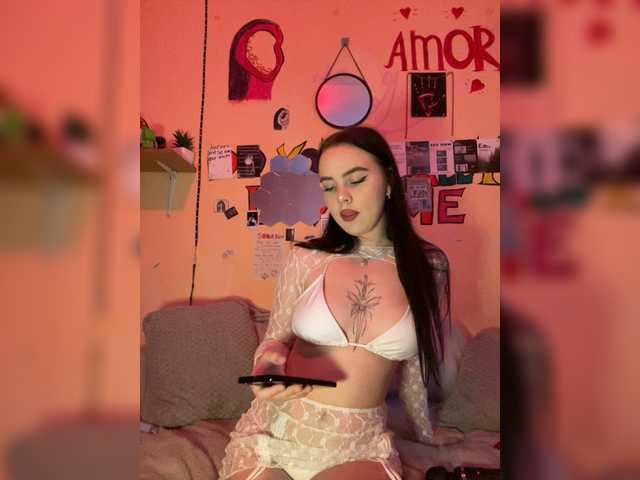צילומי מסך משודרים LuxxxBaby