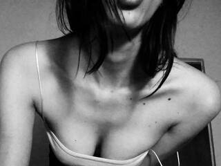 צ'אט וידאו ארוטי MadameLia