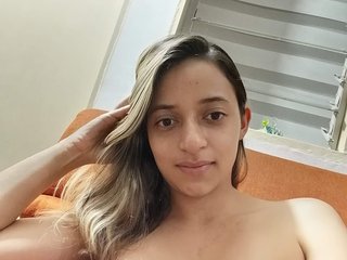 צ'אט וידאו ארוטי MaddieLoyd