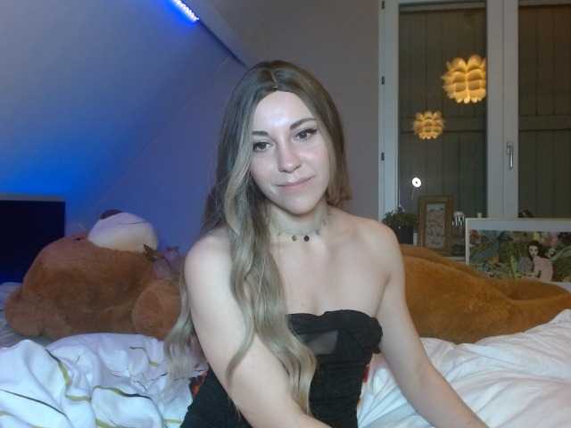 תמונות Madeline- Dildo in pussy in @remain tokens! Domi on my pussy ! Favorite vibrations 224488111... NLDEEN