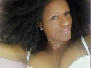 צ'אט וידאו ארוטי Madelinne