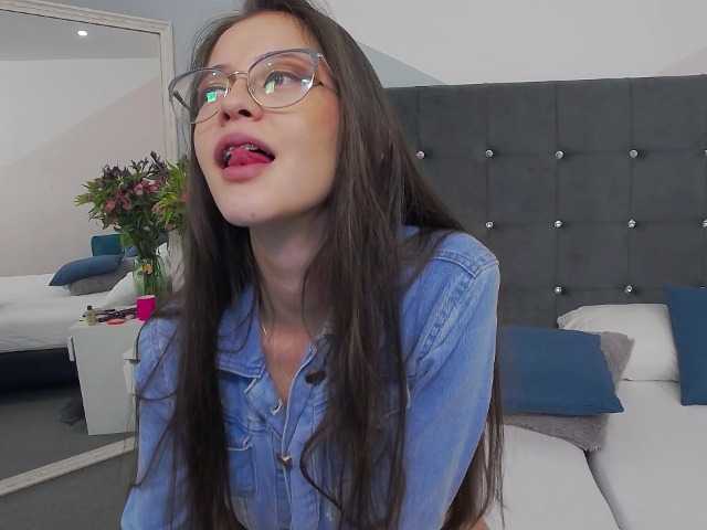 צילומי מסך משודרים MadieMoore