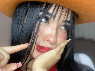 צ'אט וידאו ארוטי MaeMiller