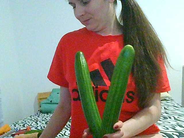 תמונות MagalitaAx go pvt ! i not like free chat!!! all for u in show!! cucumbers will play too