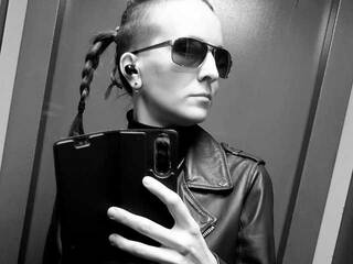 צ'אט וידאו ארוטי Magretta_Dering