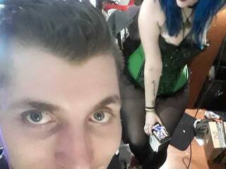 צ'אט וידאו ארוטי Makehercremee