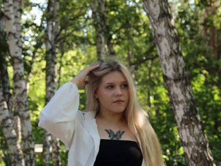 צ'אט וידאו ארוטי Malisha-kiss