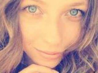 צ'אט וידאו ארוטי mannelia