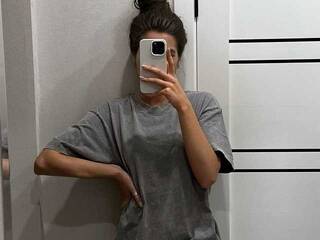 צ'אט וידאו ארוטי Margo691