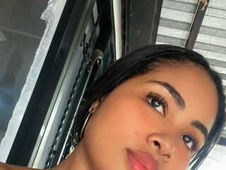 צ'אט וידאו ארוטי MargotNeal