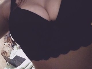 צ'אט וידאו ארוטי Mari-kis45