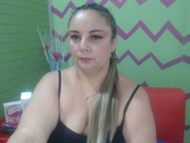 צילומי מסך משודרים MarianaCollin