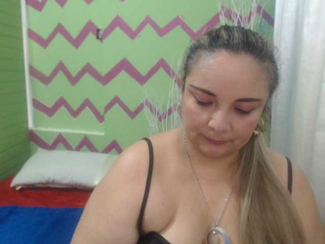 צילומי מסך משודרים MarianaCollin