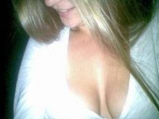 צ'אט וידאו ארוטי marika66