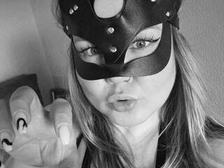 צ'אט וידאו ארוטי MariKyri