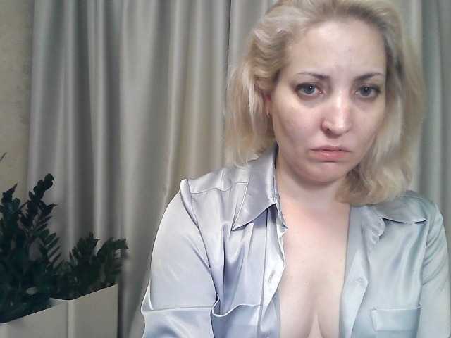 תמונות mariska-kiska look at camera 25, show nipple 20, show breast 40, open pussy 50, open ass 70, undress and show my holes 100 tokens