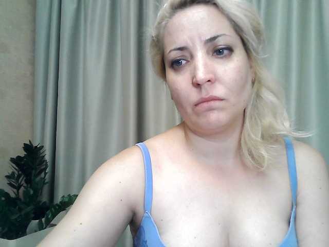 תמונות mariska-kiska look at camera 25, show nipple 20, show breast 40, open pussy 50, open ass 70, undress and show my holes 100 tokens