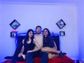 צ'אט וידאו ארוטי married-naughty