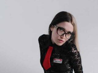 צ'אט וידאו ארוטי MarvinaMarmelad