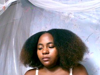 צ'אט וידאו ארוטי Mathildahh