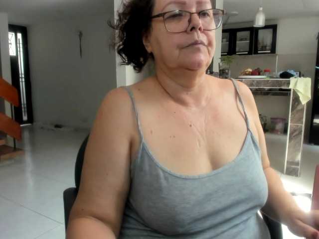 תמונות maturekarime Mature woman hairy and bbw,: tits 30, pussy 35, ass 25, all naked 100, masturbate and cum 120