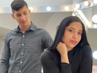 צ'אט וידאו ארוטי Max-and-Hanna