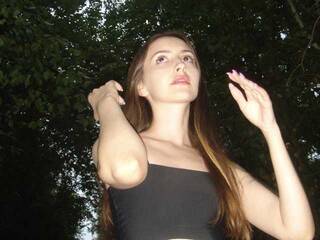 צ'אט וידאו ארוטי May-Rose