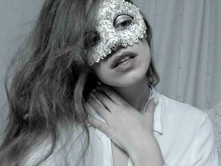 צ'אט וידאו ארוטי mayasweets