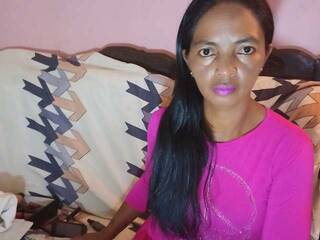 צ'אט וידאו ארוטי Meganqueen