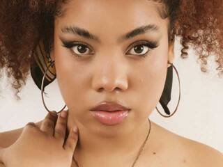 צ'אט וידאו ארוטי MeganRoux