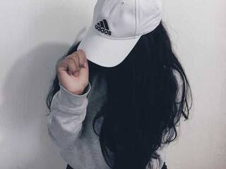 צ'אט וידאו ארוטי MeghanKurtis