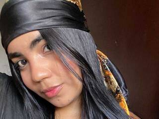 צ'אט וידאו ארוטי melodiipierce1