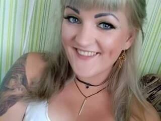 צ'אט וידאו ארוטי MeltingCold