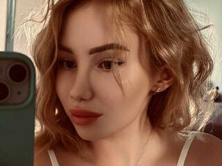 צ'אט וידאו ארוטי MerriiiRosalee