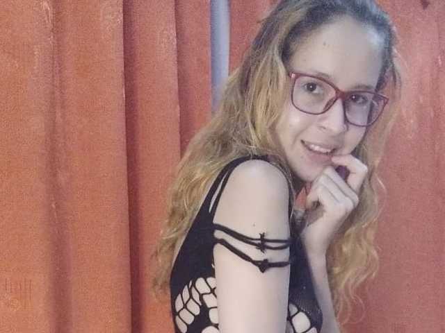 תמונה של הפרופיל mia-kelly01