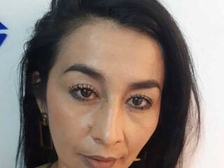 צ'אט וידאו ארוטי mia-tits