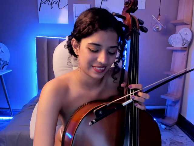 תמונות MiaCollinns FANBOOST = FINGERING ♥Hi guys I play my cello today, Try to take my concentration with your vibration Remember follow me on my social media.